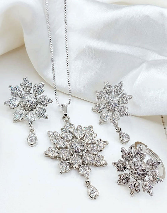 Adorable Floral Design Silver Locket Set with Earrings & Ring